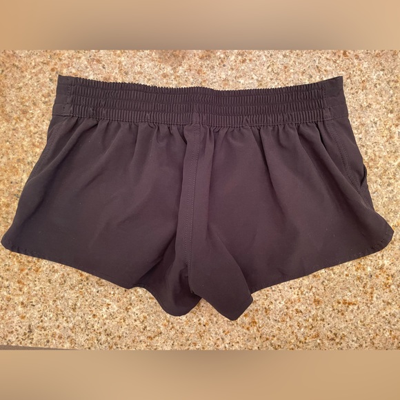 Innerlight Surf Shop Shorts 🏄‍♀️ - Picture 2 of 3